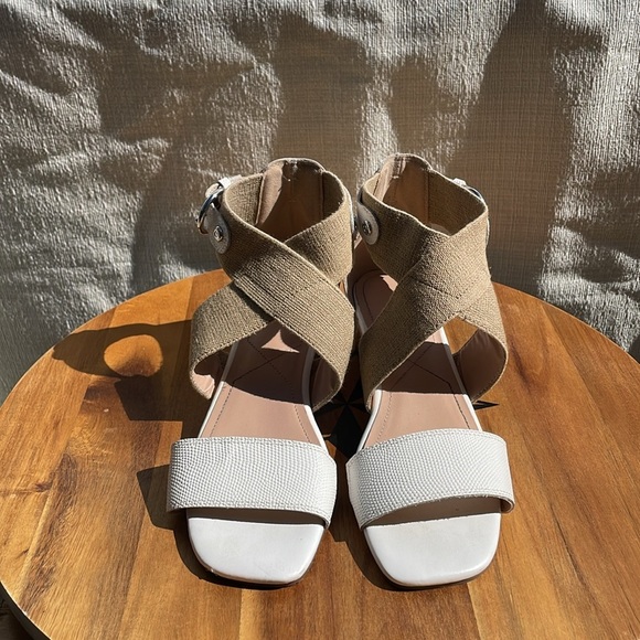 NYDJ Women’s Callie Wedge Sandal Size 8 - Picture 3 of 10